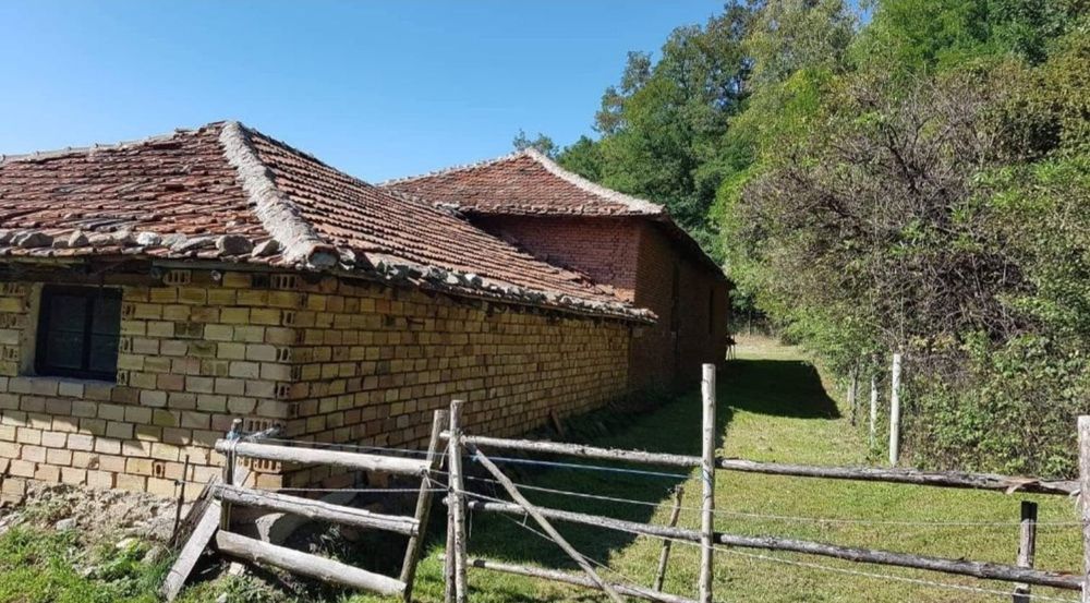 Продава се Промишлена сграда в Пирдоп - 632 кв.м за 262 €/кв.м - Снимка #8