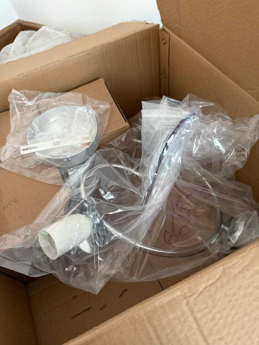 Vand lustra cu 3 globuri de sticla