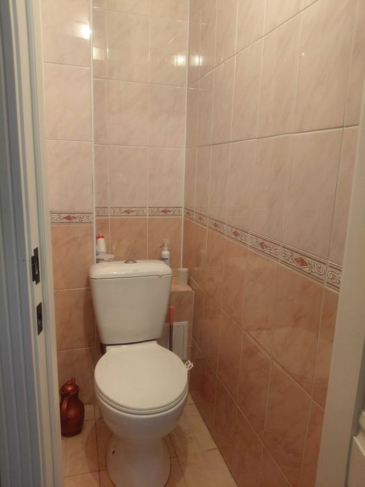 Продам 2 двухком. квартиру