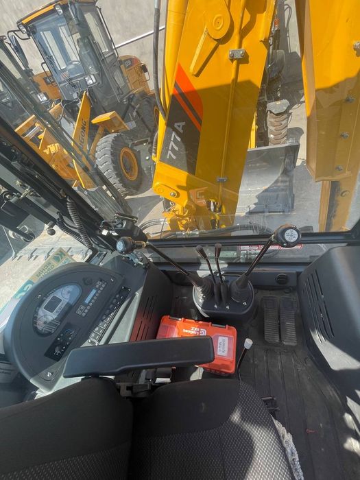 Экскаватор-погрузчик liugong 777A