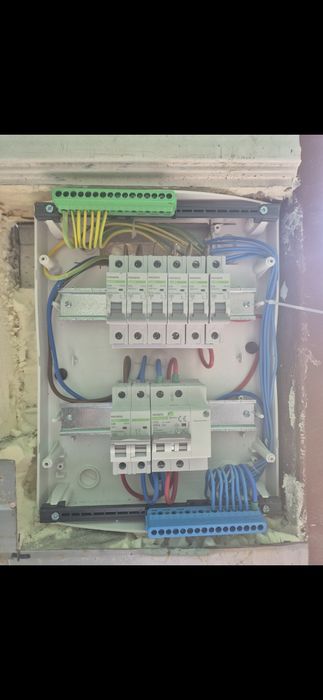 Tencuieli mecanizate   instalatii electrice instalator termic