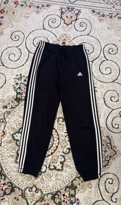 Продам паруши essentials