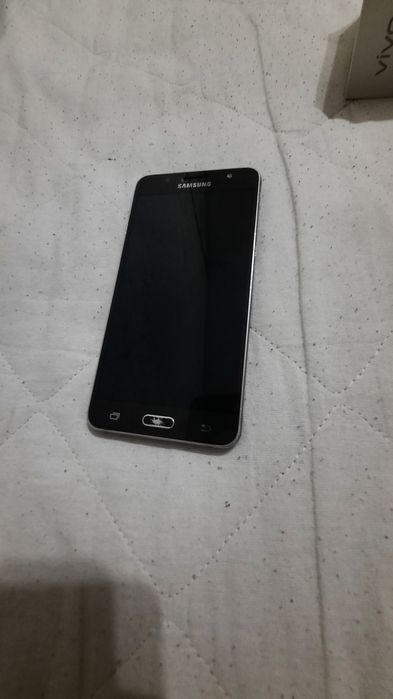 Телефоны redmi  Samsung