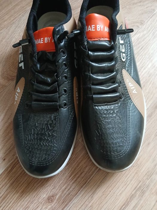 Кроссовки новые 41 размер