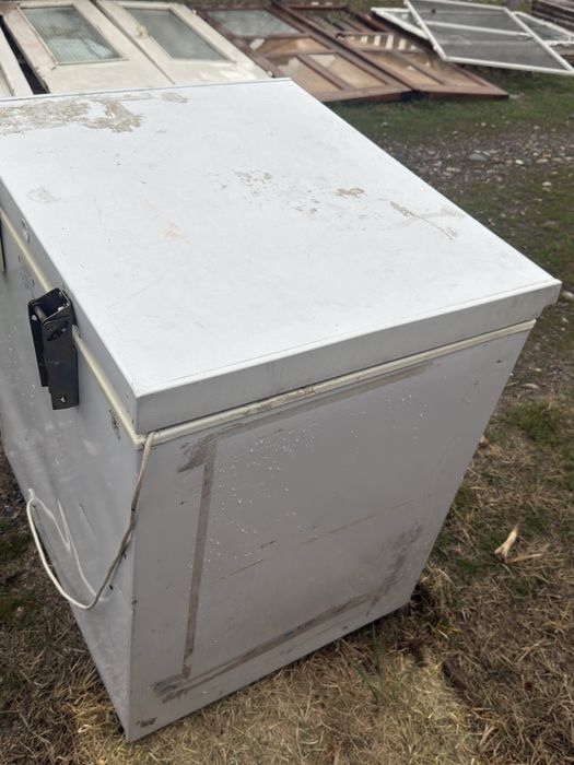 Морозильник продается