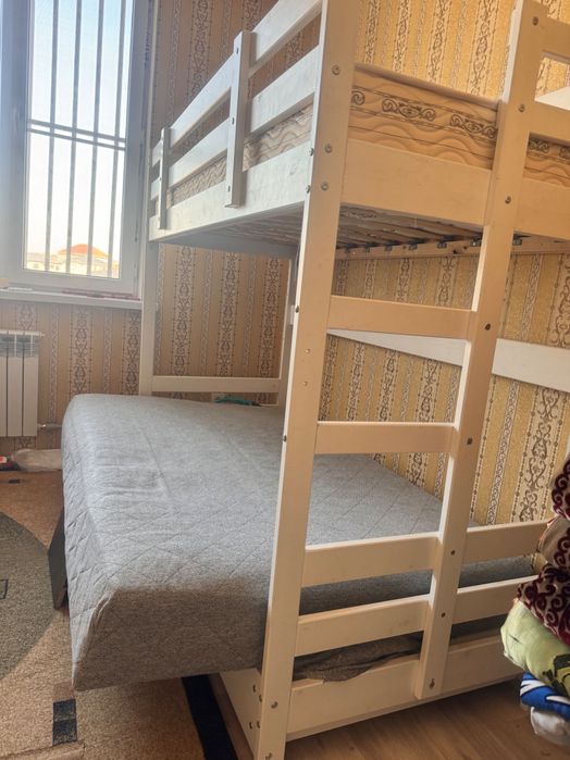 Двухярусная кровать