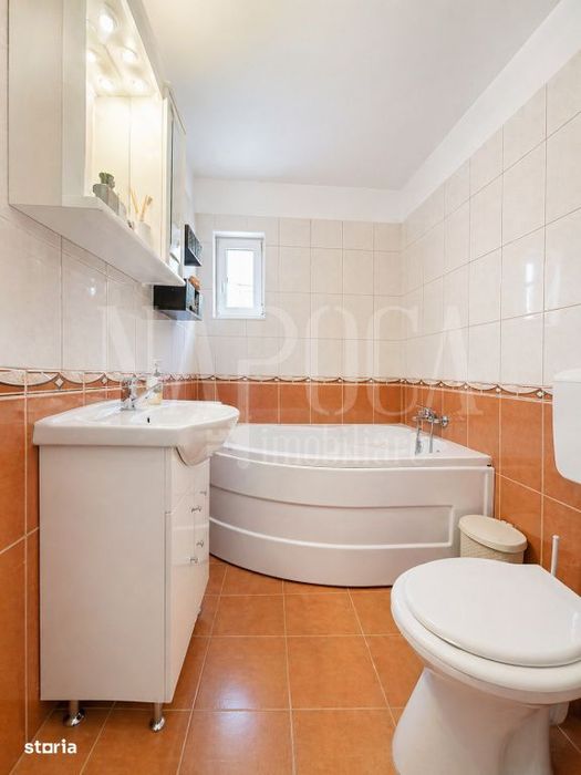 Apartament 3 camere de vanzare in Calea Aradului Oradea, Oradea