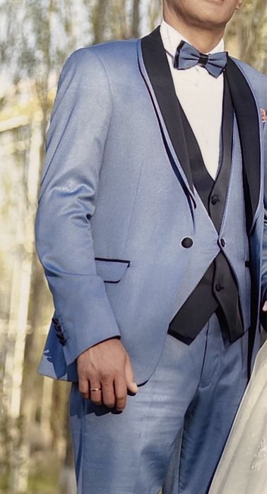 Костюм  торжественный смокинг