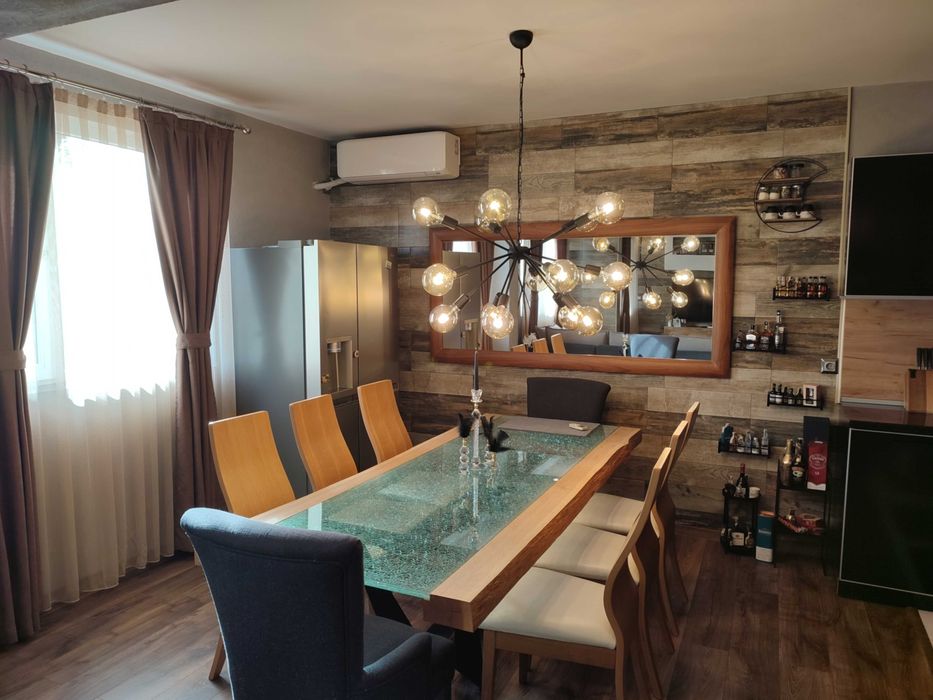 Продава се Тристаен апартамент в Търговище, Боровец - 100 кв.м за 1020 €/кв.м - Снимка #1