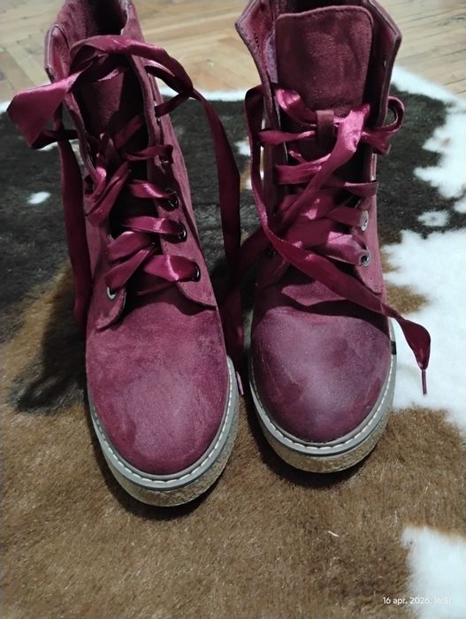 Ghete dama din piele întoarsă cu șireturi din satin