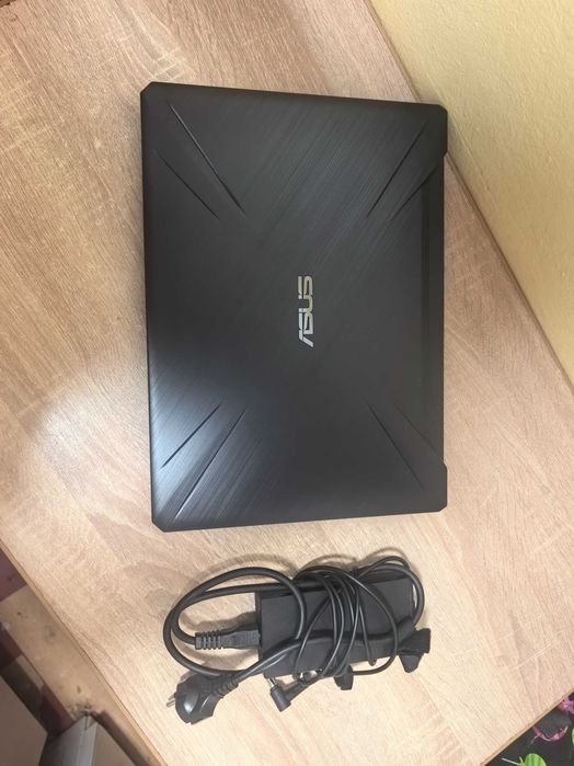 Leptop asus tuf FX505D Ryzen 7 3750H