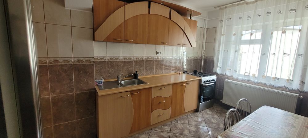 Închiriez apartament 2 camere m 6