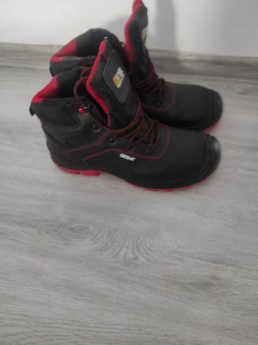 Bocanci cu fier de vânzare