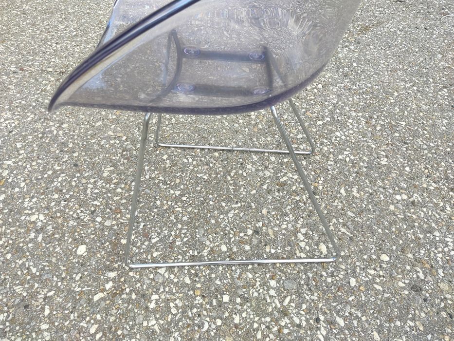 Стол прозрачен пластмасов