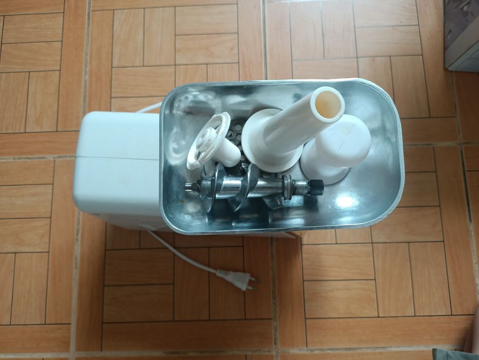 Продаю 2 мясорубки