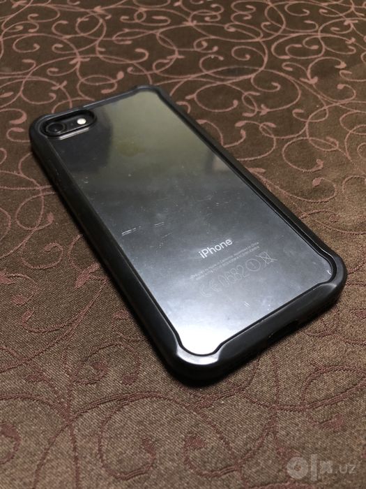 Продажа Iphone 7 / 128гб Ориг батарея держит 72% пару чехлоф в Подарок