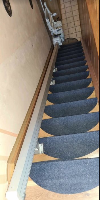 Scaun lift persoane cu dizabilitati