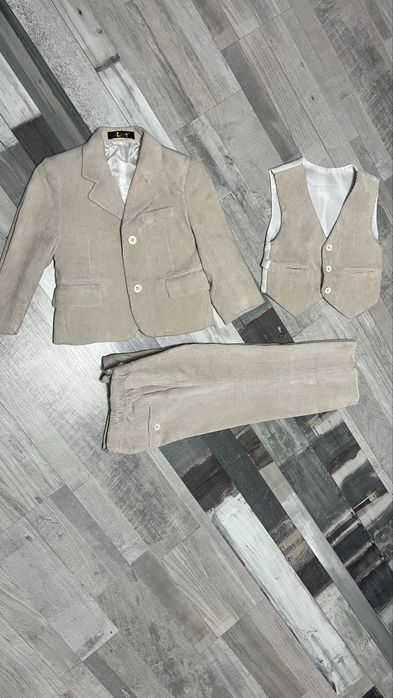 Костю- тройка для мальчика 2-3 лет