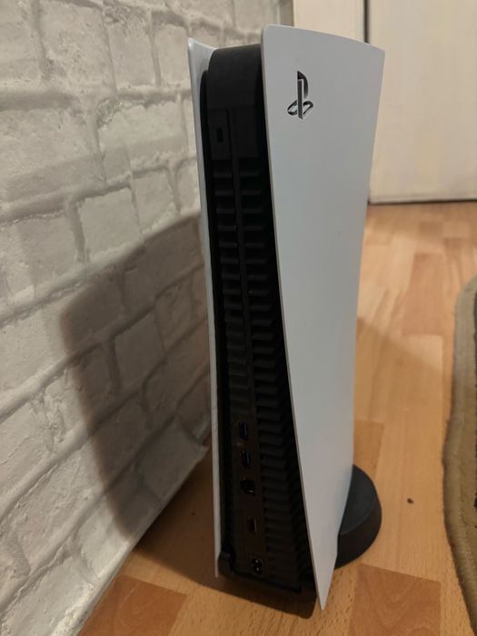 Playstation 5 2TB c Edge controller  и 2 игри и безжични слушалки