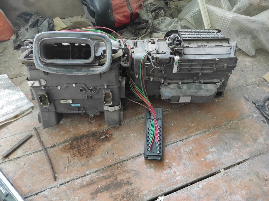 Запчасти Мерседес 210