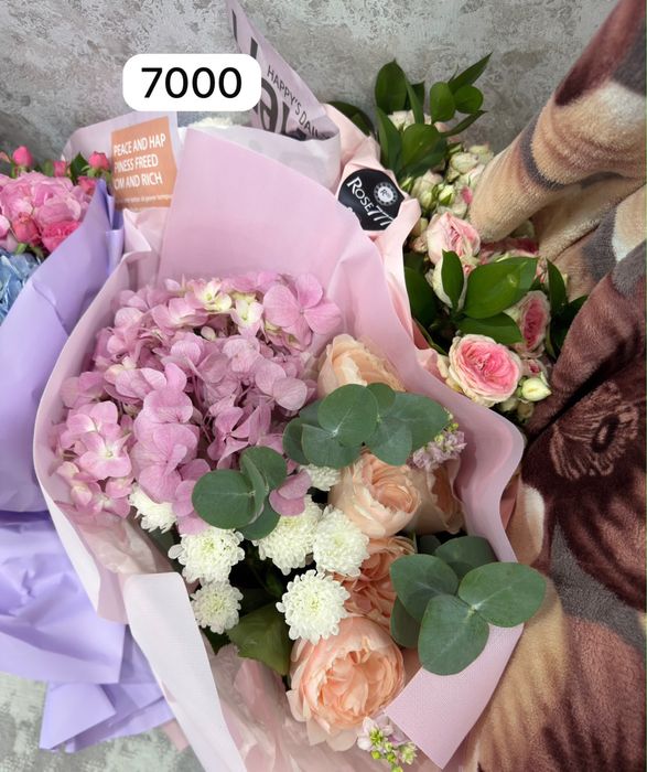 Букеты продам свежие