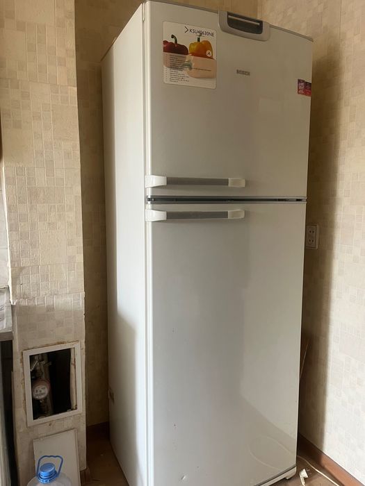 Холодильник  70 на 180bosh