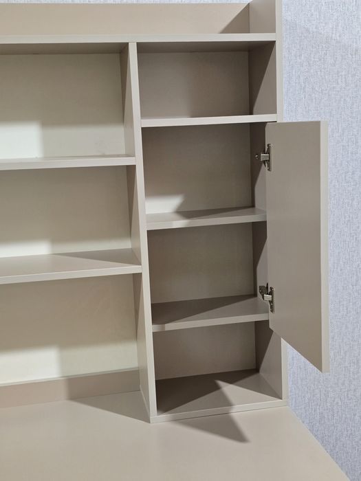 Yozuv stoli - Письменный стол