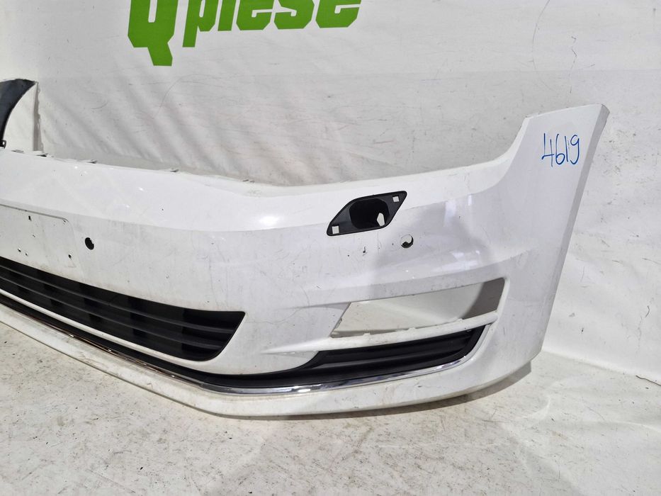 Bara Fata VW Golf 7 Completa cu grile inferioare 2013 -2017 cu gauri spalator far si 4  gauri senzori de parcare  cod origine 5G0807221