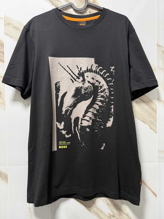 Нова автентична мъжка тениска Boss от специална колекция размер среден