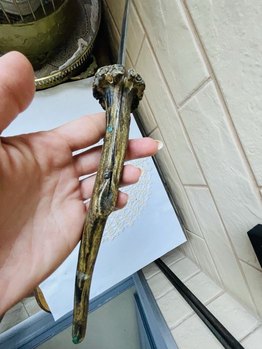 Красив стоманен нож с рог