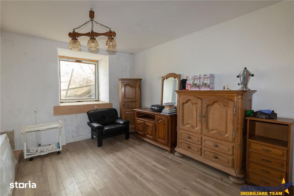 FILM! Constructie rustica tip Casa Verde, cu parau si panorama impresi