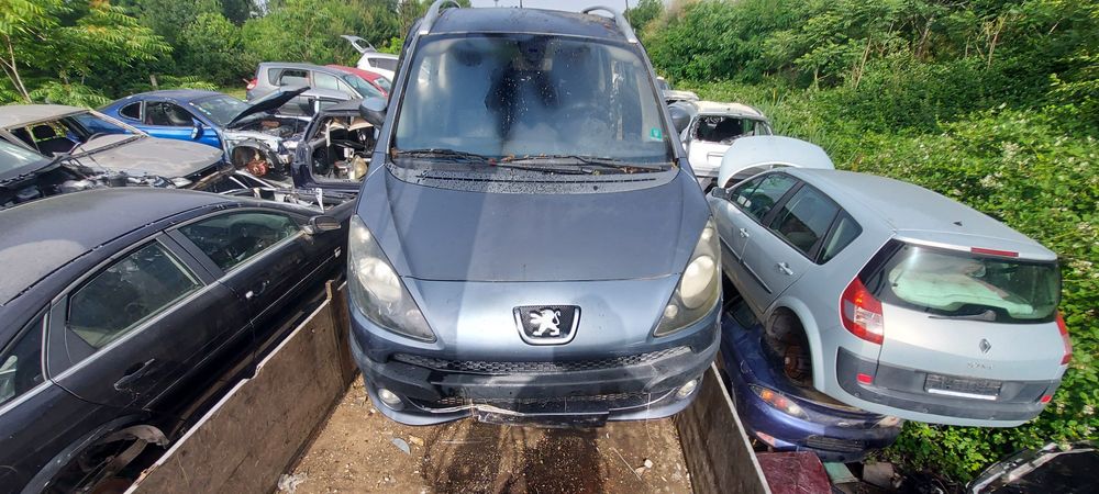 Peugeot 1007  2006г. 1.6i