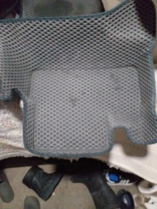 Продам коврики Нексии 2 в хорошем состоянии