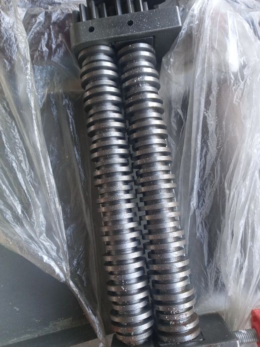 Тестораскаточная машинка и лапшерезка