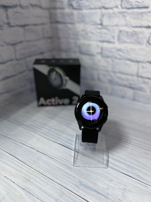 Смарт часы Samsung Activ 2