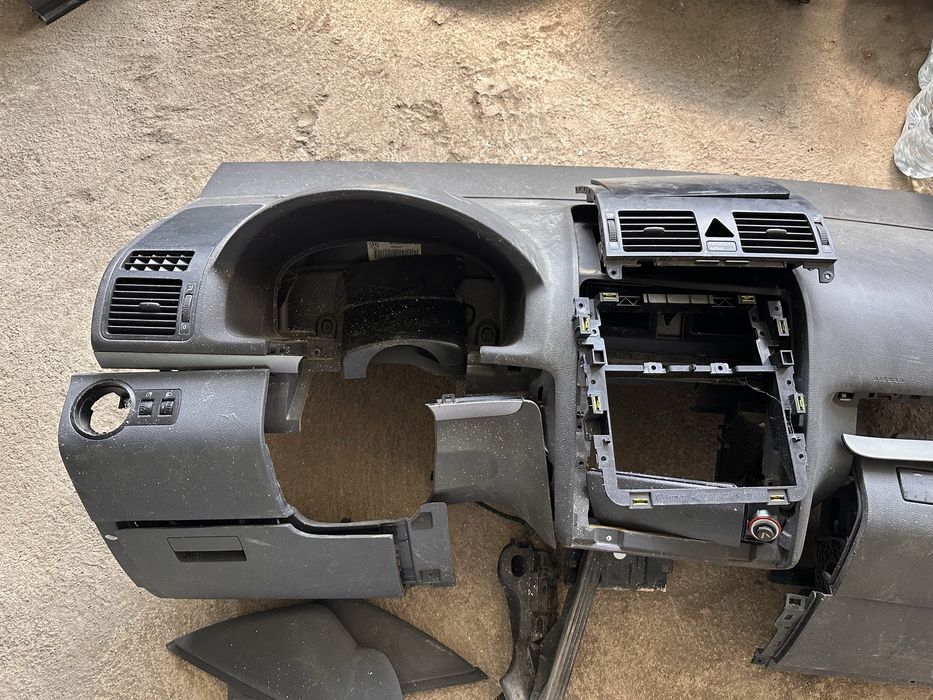 Арматурно табло от фв туран / vw touran