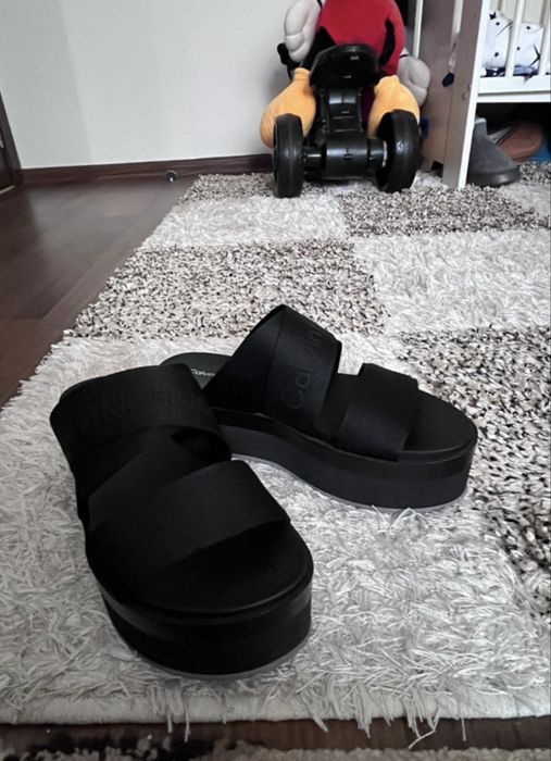 Calvin klein originali marime 37, aproape noi, stare impecabila.