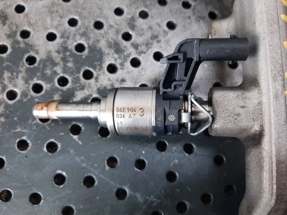 injector  1.0tsi dkr skoda fabia 3 audi a3 8v vw golf 7  04e906036at