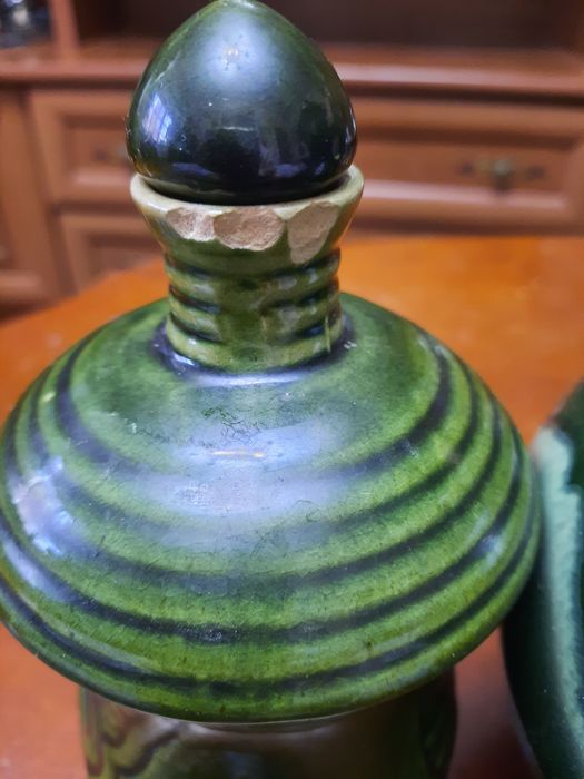 Продам керамический набор графин и стопки .