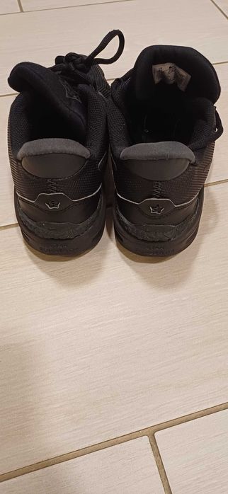 Adidasi Nike marimea 39