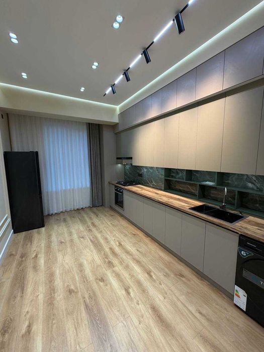 Aviasozlar Plaza продается квартира 106 м2, Яшнабад, евроремонт 4/7/12