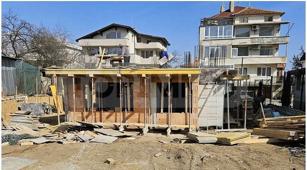 Продава се Двустаен апартамент в Варна, Галата - 43 кв.м за 1051 €/кв.м - Снимка #3