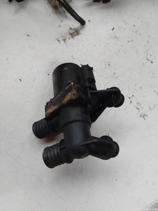 Pompa Recirculare Apa Secundara Bmw 5 (E60) [ 2001 - 2010 ] Oem 64116920226