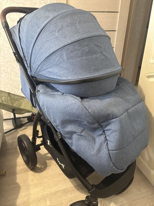 Продаю прогулочную коляску