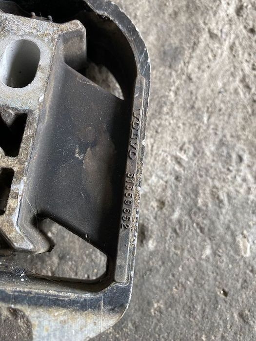 Tampon motor antibalans VOLVO V40 2012+ 31359652