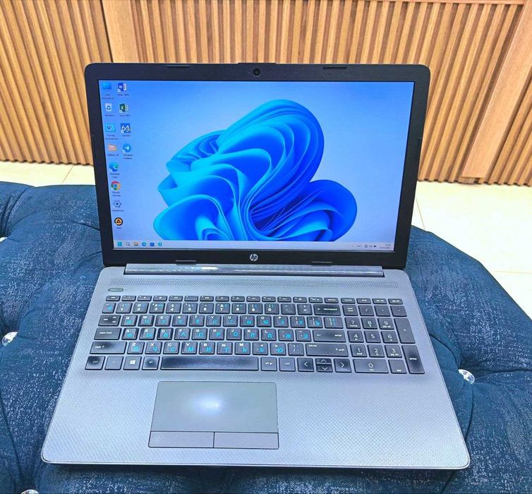 Noutbuk Hp Ryzen 5 (core i5 11 th gen)