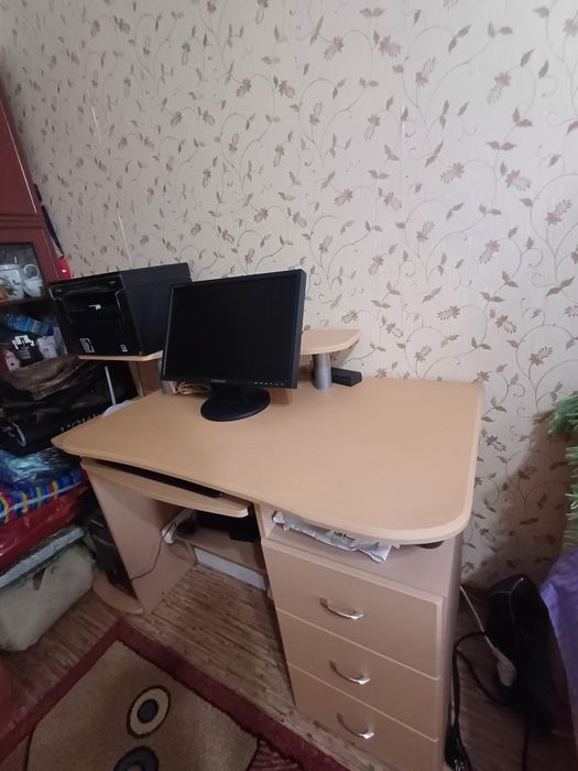 Компьютерный стол