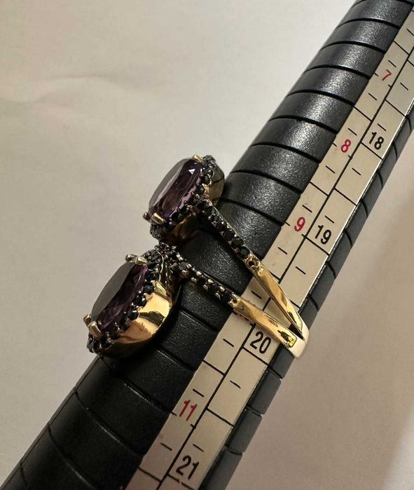 Inel din aur, decorat cu ametiste și cubic zirconia