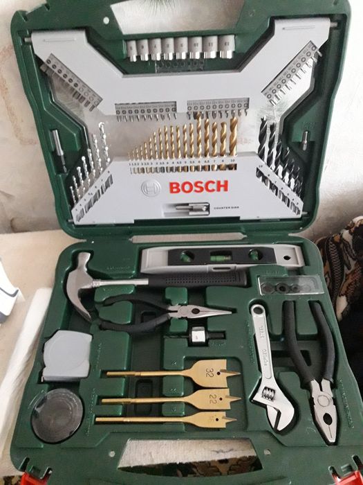 Продам набор инструментов марки БОШ