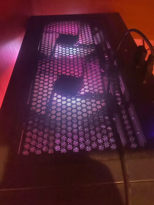 Vând pc gaming,stare perfecta